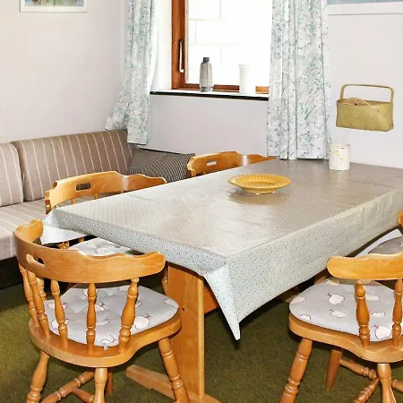 4 Person In Nex Szálloda Tjørneby